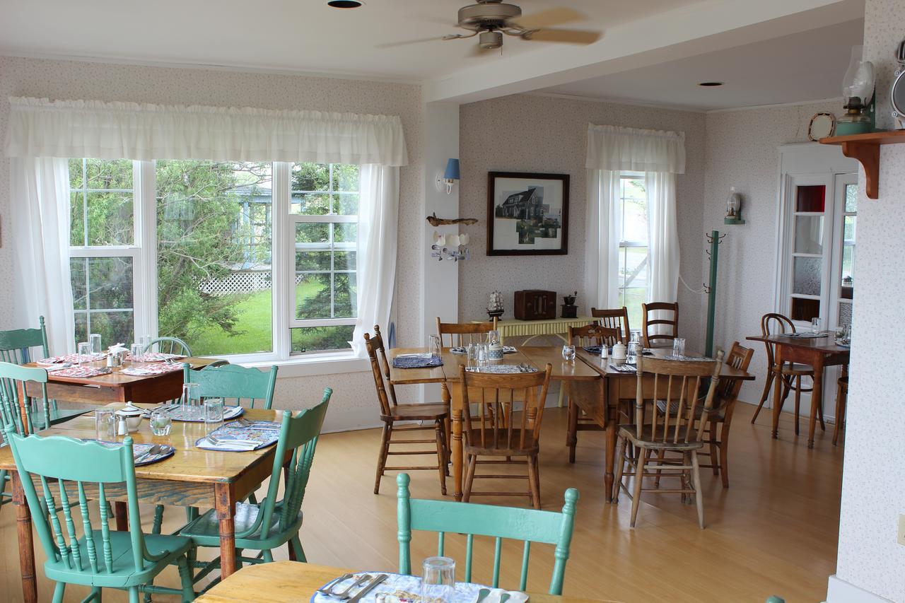 Compass Rose Heritage Inn North Head エクステリア 写真